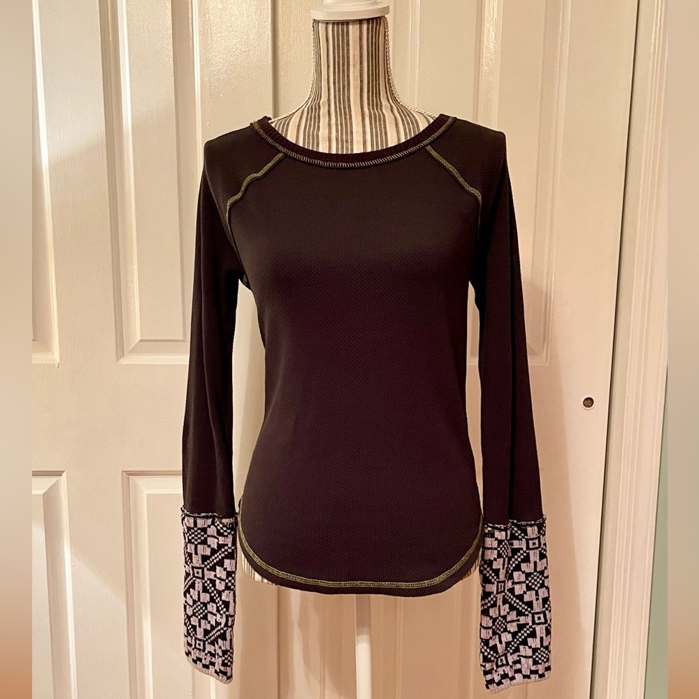 FREE PEOPLE Black Thermal with decorative long sleeve gray & black. Size large